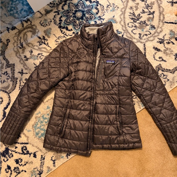 Patagonia Jackets & Blazers - Patagonia Women's Gray Quilted Jacket